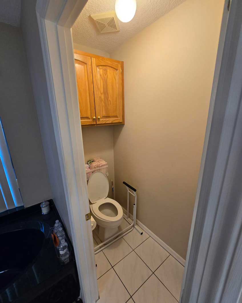 bathroom-not-renovated-1